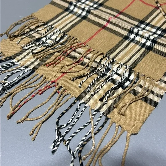 Patterned Scarf - Picture 6 of 7